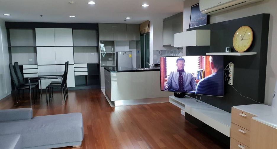 For rent 2 bedrooms condo in Huai Khwang, Bangkok