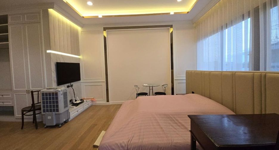 For sale 3 bedrooms house in Wang Thonglang, Bangkok