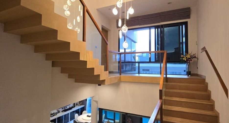 For sale 3 bedrooms house in Wang Thonglang, Bangkok