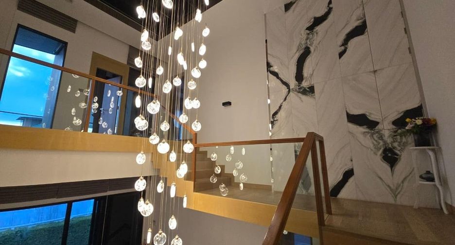 For sale 3 bedrooms house in Wang Thonglang, Bangkok