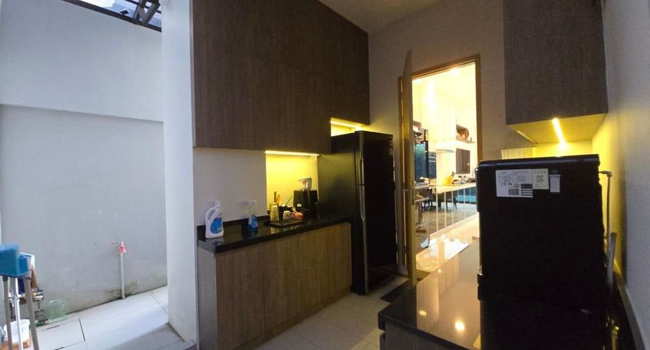 For sale 3 bedrooms house in Wang Thonglang, Bangkok