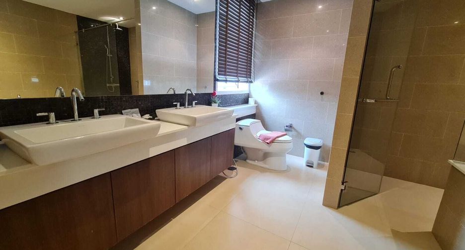 For rent 3 bedrooms condo in Kathu, Phuket