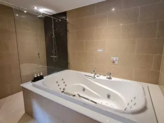Condo en alquiler de 3 habitaciones en Kathu, Phuket