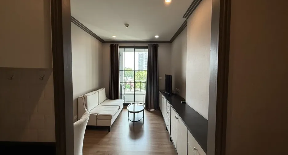For rent 1 bed condo in Pathum Wan, Bangkok