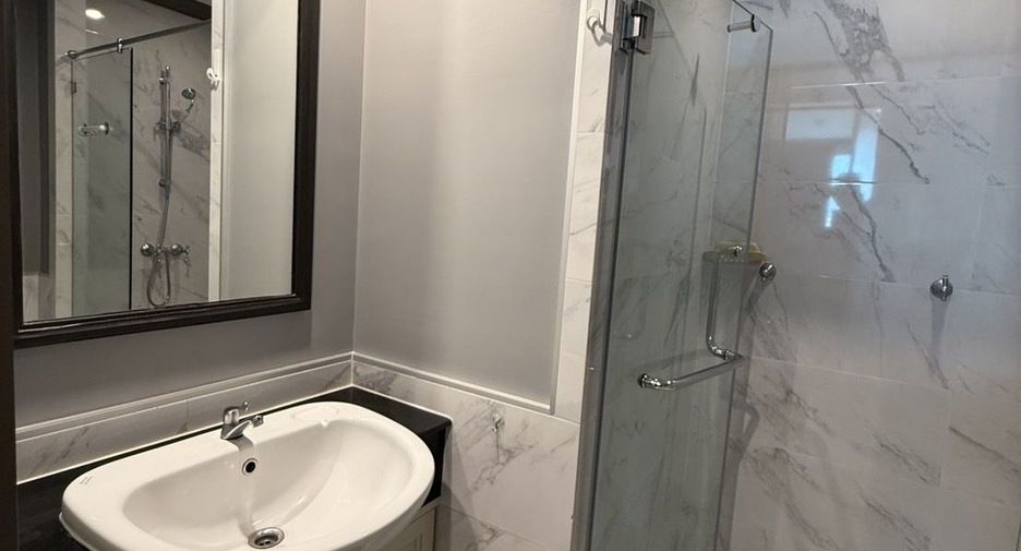 For rent 1 bed condo in Pathum Wan, Bangkok