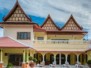 Casa en alquiler de 6 habitaciones en Thalang, Phuket