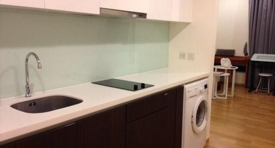 For rent 1 bed condo in Yan Nawa, Bangkok
