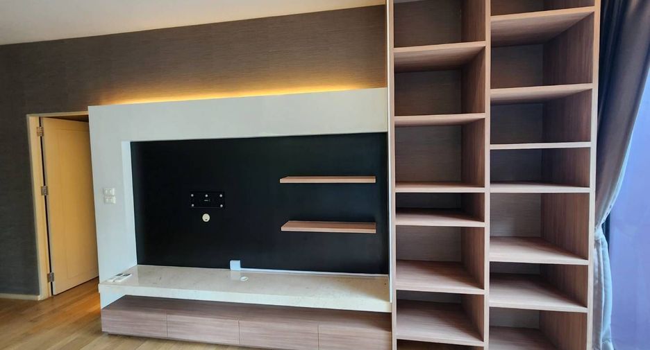 For rent 2 bedrooms condo in Khlong Toei, Bangkok