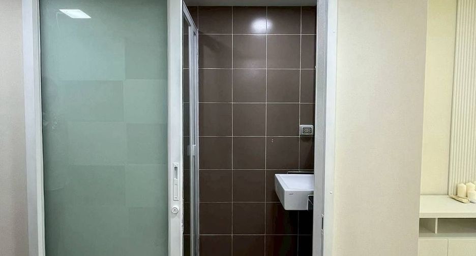 For rent 1 bed condo in Huai Khwang, Bangkok