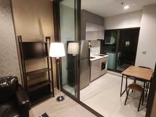 Condo en alquiler de 1 habitaciones en Huai Khwang, Bangkok