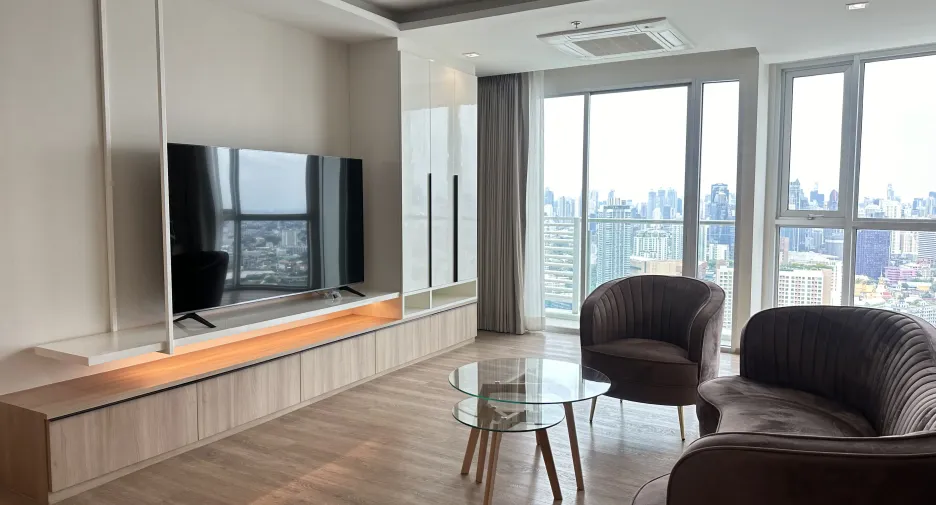 Condo en alquiler de 3 habitaciones en Khlong Toei, Bangkok