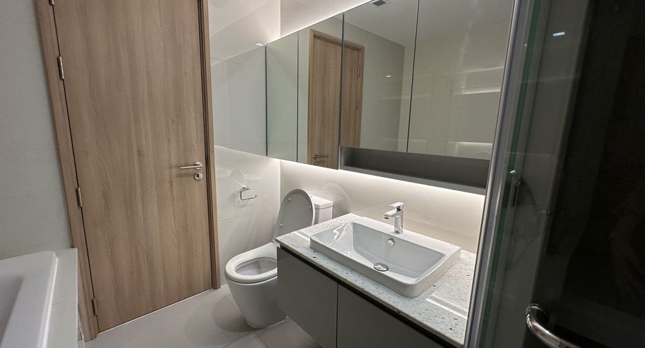 Condo en alquiler de 3 habitaciones en Khlong Toei, Bangkok