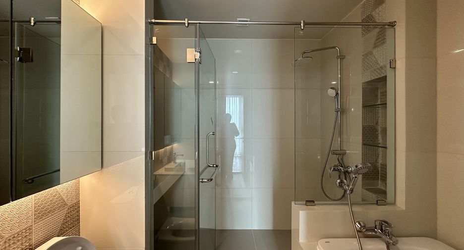 Condo en alquiler de 3 habitaciones en Khlong Toei, Bangkok