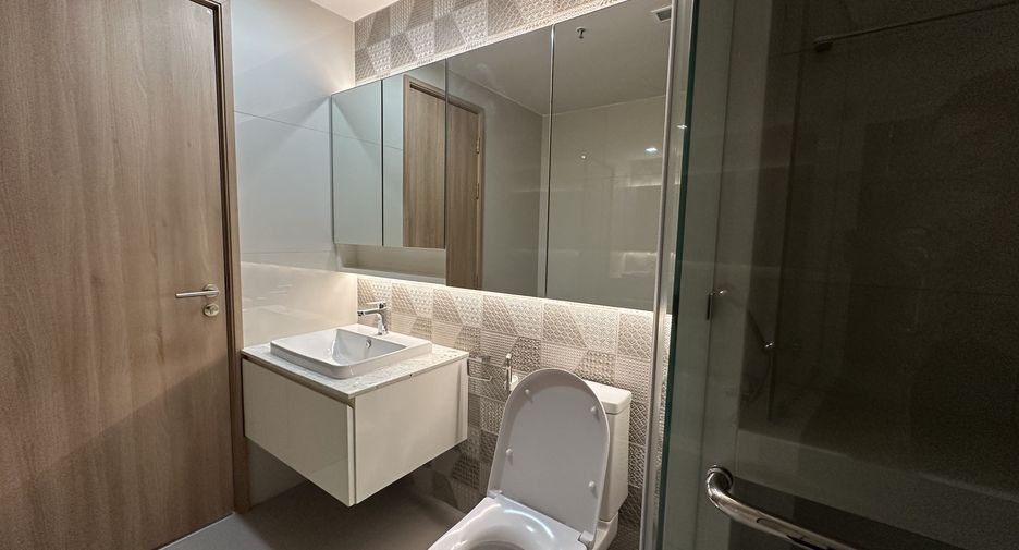 Condo en alquiler de 3 habitaciones en Khlong Toei, Bangkok