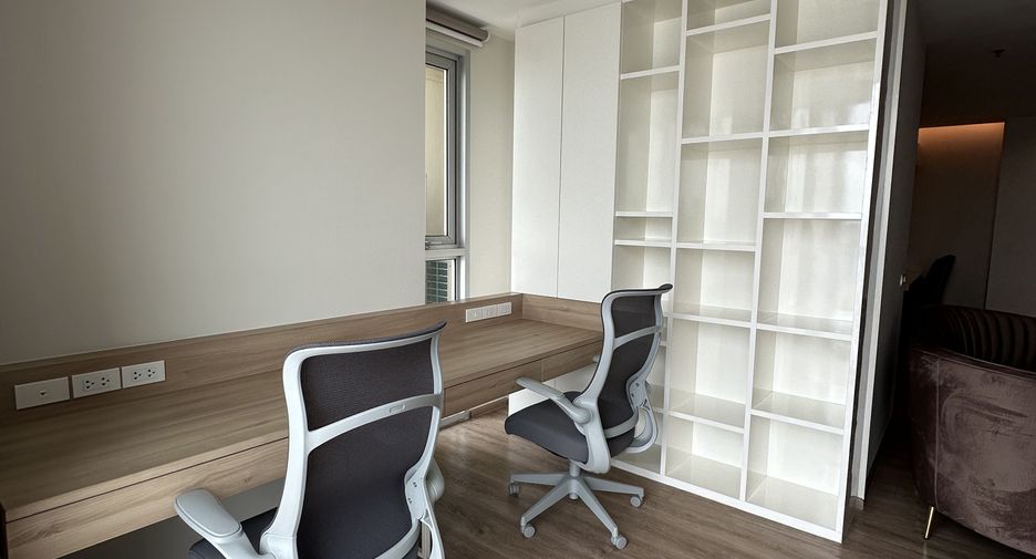 Condo en alquiler de 3 habitaciones en Khlong Toei, Bangkok