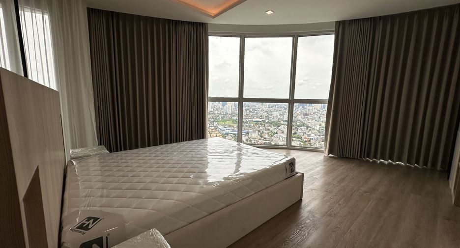 Condo en alquiler de 3 habitaciones en Khlong Toei, Bangkok