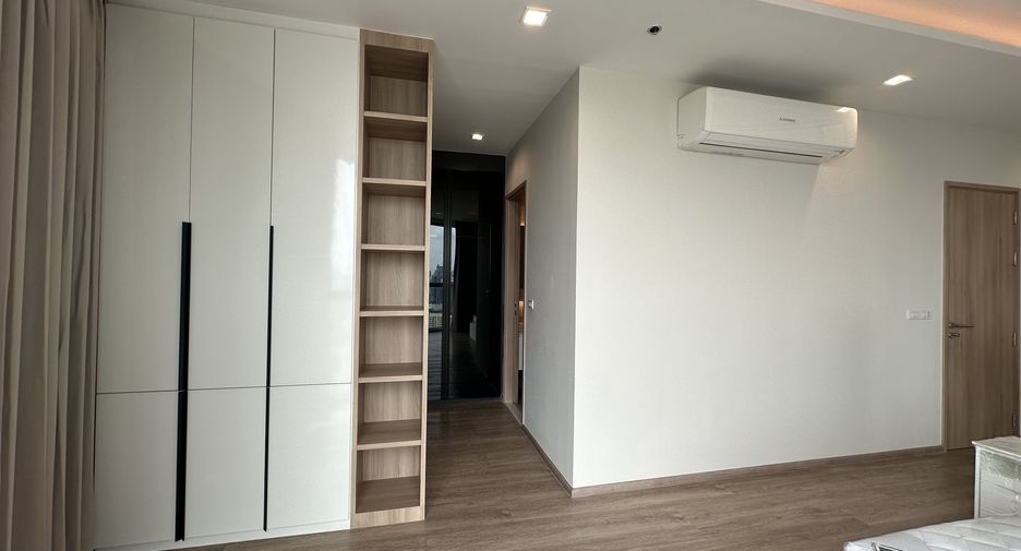 Condo en alquiler de 3 habitaciones en Khlong Toei, Bangkok