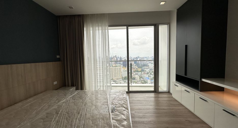 Condo en alquiler de 3 habitaciones en Khlong Toei, Bangkok