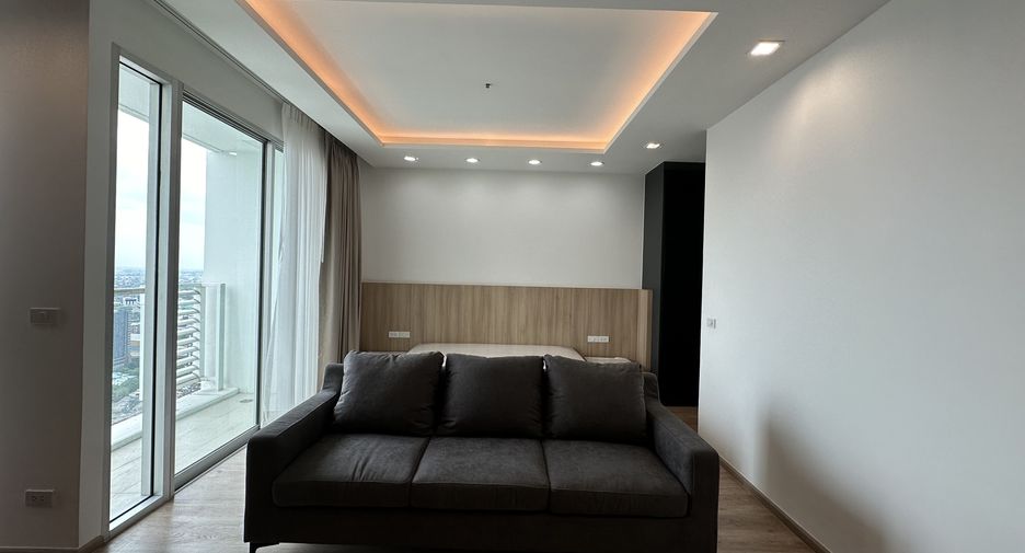 Condo en alquiler de 3 habitaciones en Khlong Toei, Bangkok