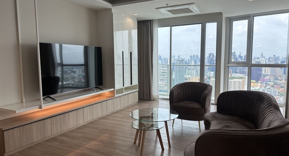 Condo en alquiler de 3 habitaciones en Khlong Toei, Bangkok