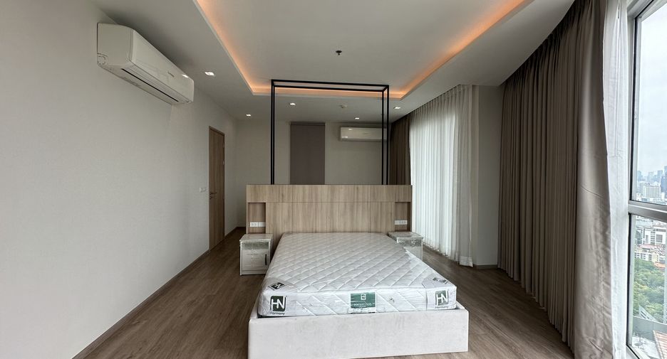 Condo en alquiler de 3 habitaciones en Khlong Toei, Bangkok