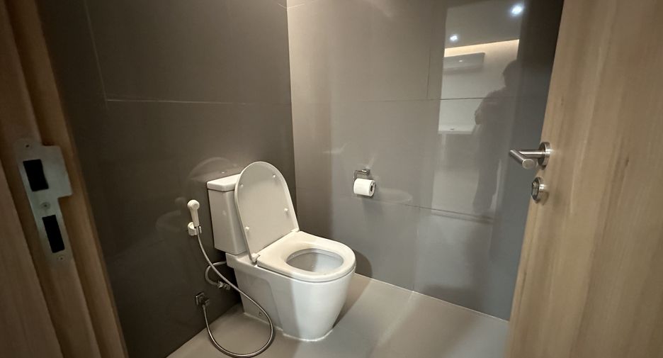 Condo en alquiler de 3 habitaciones en Khlong Toei, Bangkok