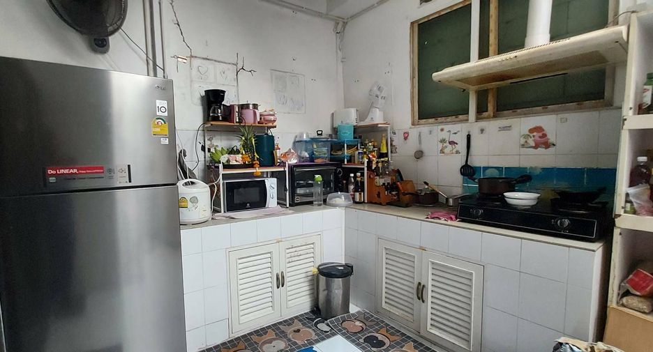 Casa adosada en venta de 3 habitaciones en Bueng Kum, Bangkok