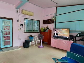 Casa adosada en venta de 3 habitaciones en Bueng Kum, Bangkok