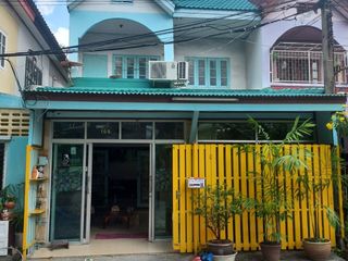 Casa adosada en venta de 3 habitaciones en Bueng Kum, Bangkok