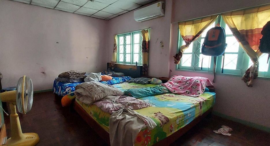 Casa adosada en venta de 3 habitaciones en Bueng Kum, Bangkok