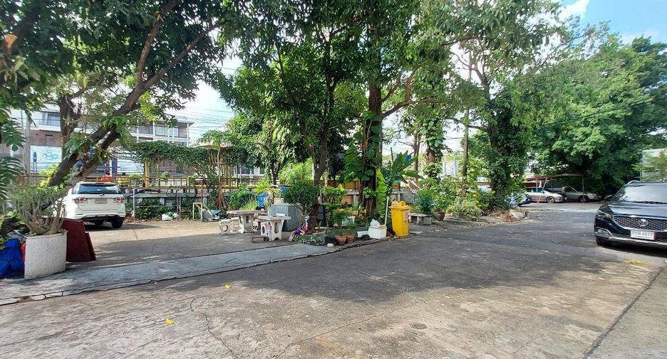 Casa adosada en venta de 3 habitaciones en Bueng Kum, Bangkok