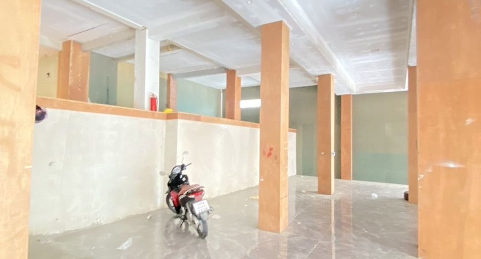 For rent 4 bedrooms retail Space in Suan Luang, Bangkok
