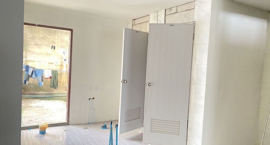 For rent 4 bedrooms retail Space in Suan Luang, Bangkok