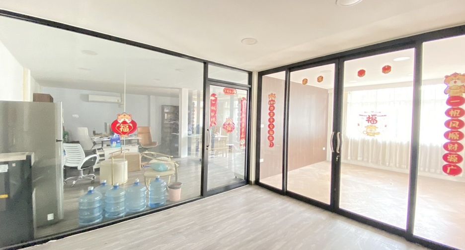 For rent 4 bedrooms retail Space in Suan Luang, Bangkok