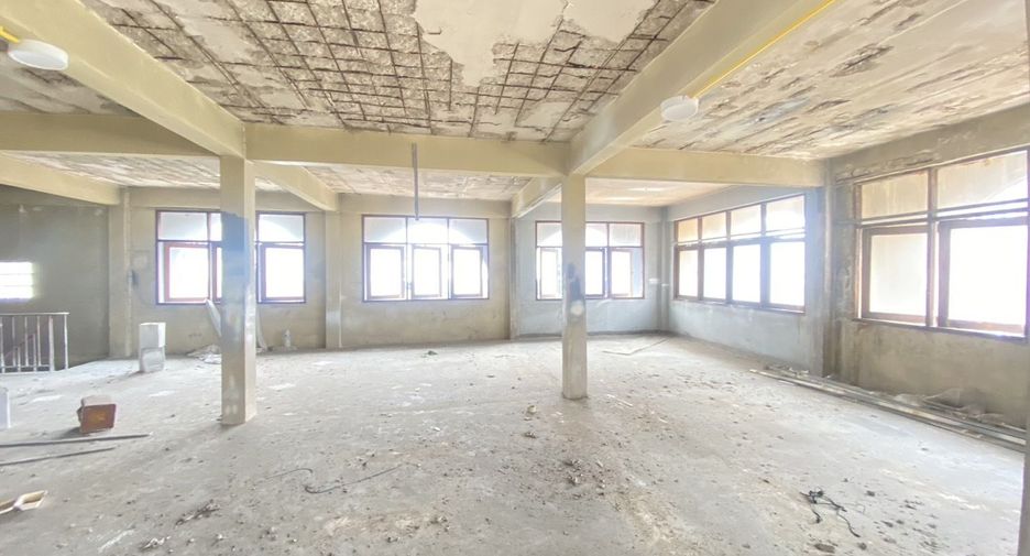 For rent 4 bedrooms retail Space in Suan Luang, Bangkok