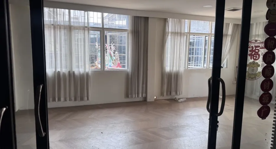 For rent 4 bedrooms retail Space in Suan Luang, Bangkok