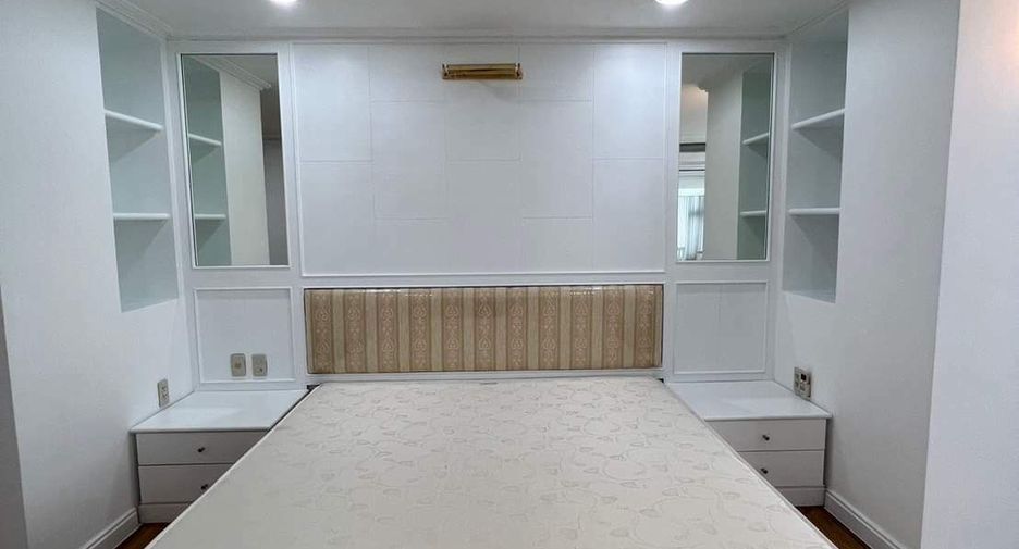 ให้เช่า 3 ห้องนอน คอนโด ใน คลองเตย, กรุงเทพฯ