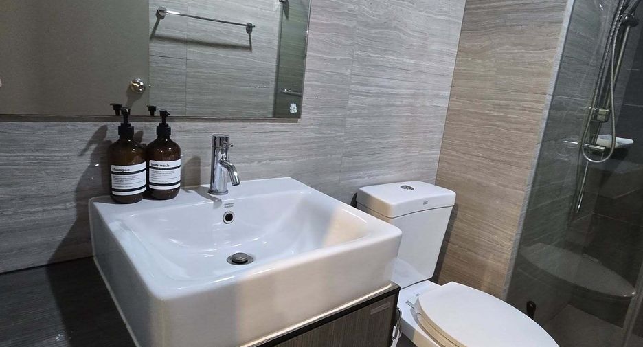 For rent 2 bedrooms condo in Bang Phlat, Bangkok
