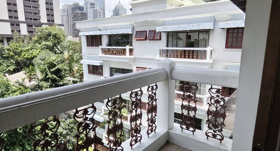 For rent 2 bedrooms condo in Pathum Wan, Bangkok