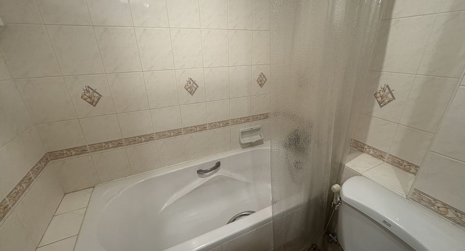 For rent studio condo in Bang Rak, Bangkok