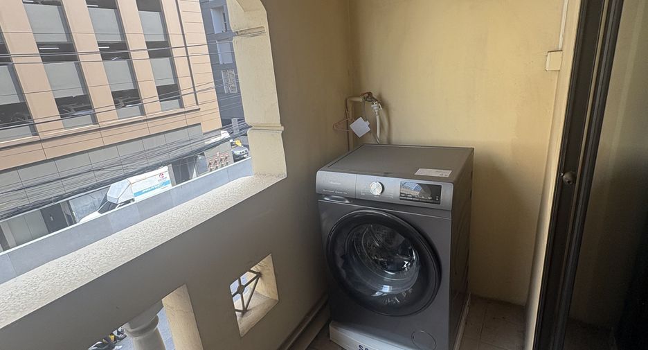 For rent studio condo in Bang Rak, Bangkok