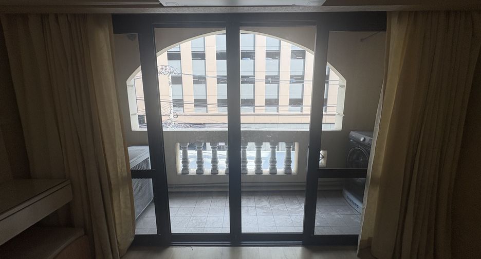 For rent studio condo in Bang Rak, Bangkok