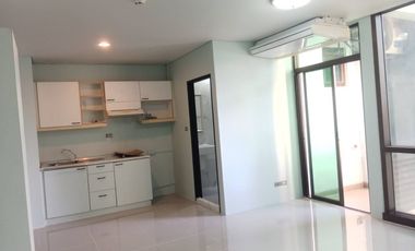 À vendre et à louer studio condo à Sathon, Bangkok