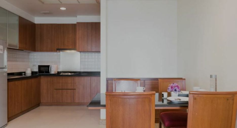 For rent 2 bedrooms apartment in Phaya Thai, Bangkok