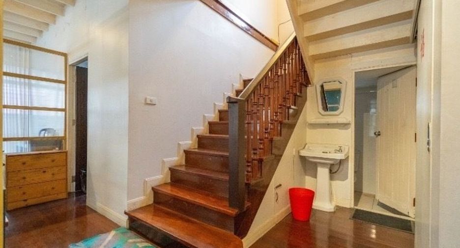 Casa en alquiler de 3 habitaciones en Khlong Toei, Bangkok