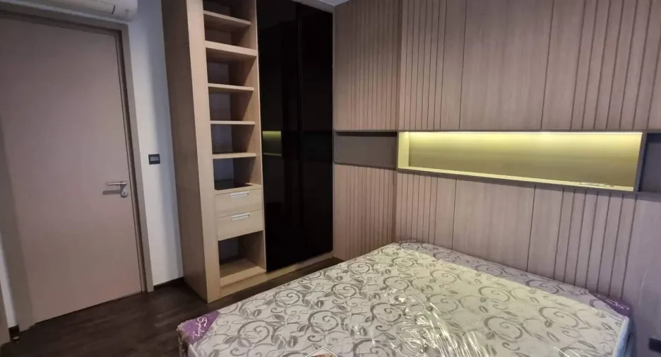 For rent 1 bed condo in Huai Khwang, Bangkok