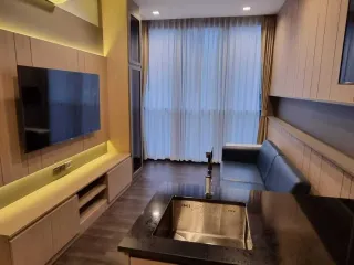 À louer 1 chambre condo à Huai Khwang, Bangkok