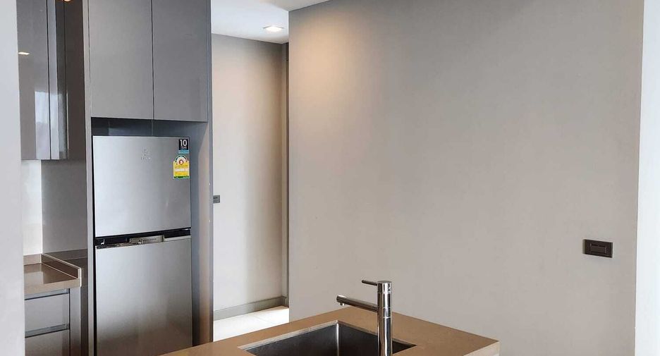 Condo en venta y en alquiler de 2 habitaciones en Bang Rak, Bangkok
