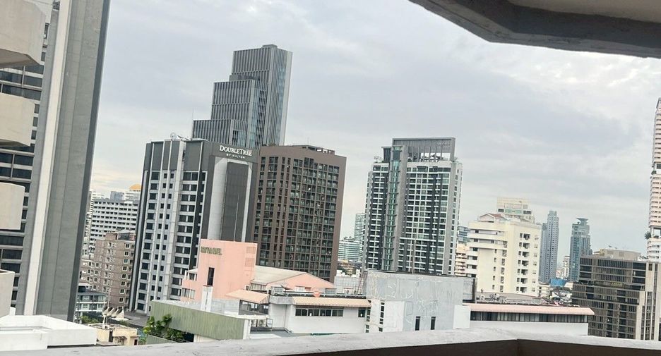 For rent 4 ベッドルーム condo in Khlong Toei, Bangkok