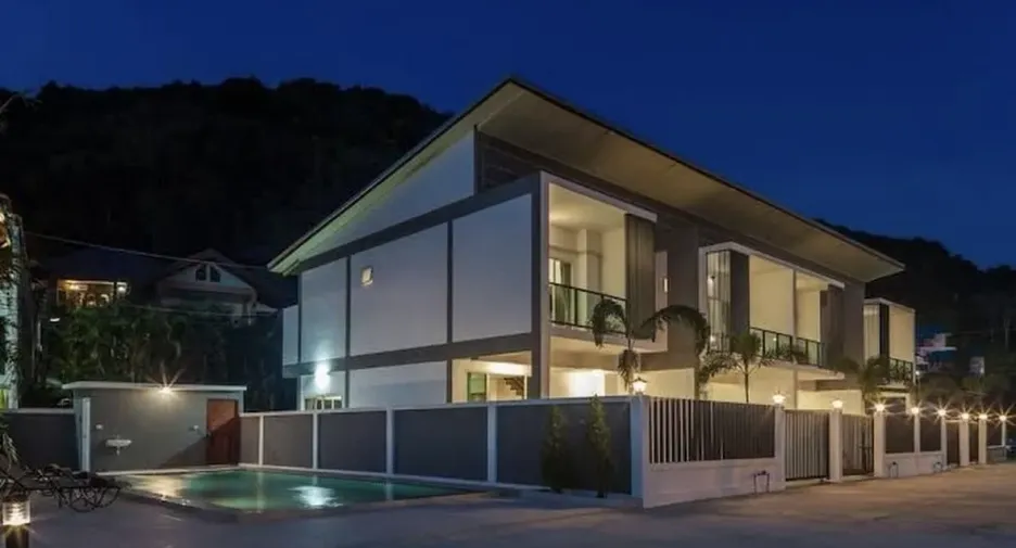 For rent 3 bedrooms townhouse in Mueang Phuket, Phuket